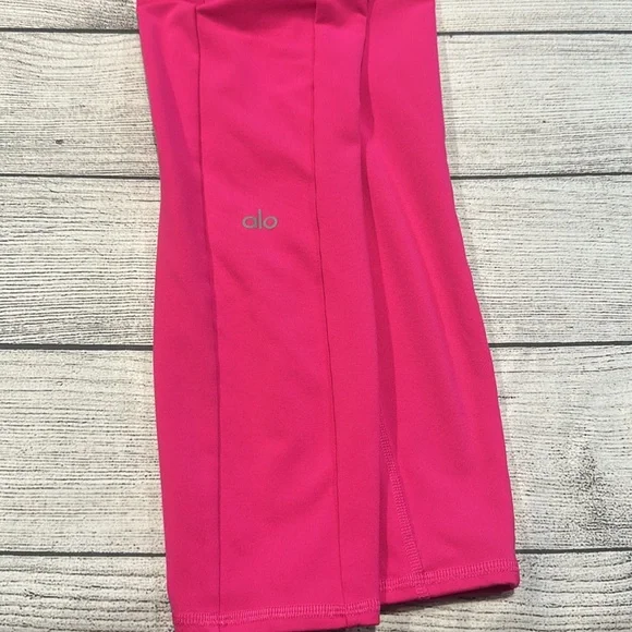 🧘‍♀️Women's ALO Yoga hot pink leggings size M🧘‍♀️